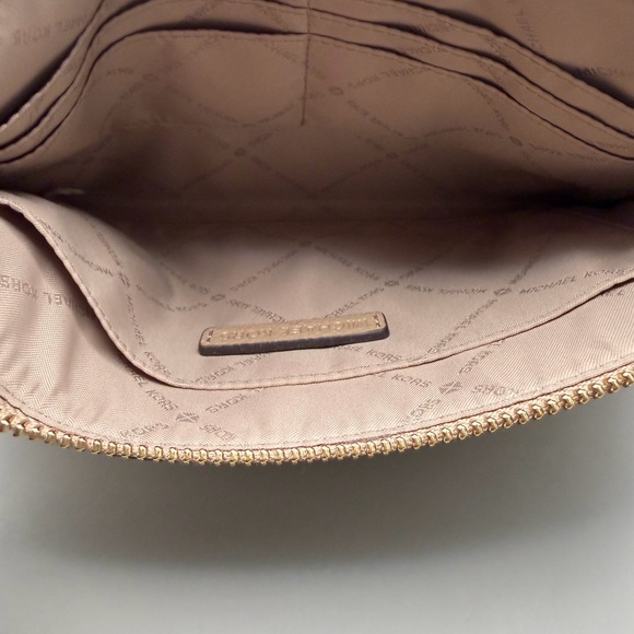 Michael Kors Taupe Wristlet EUC - Picture 6 of 6